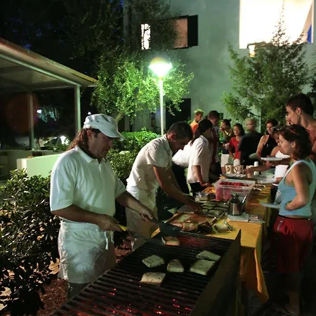 Villaggio Turistico Delfino Parco vacanze 3*