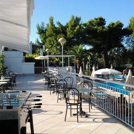 Villaggio Turistico Delfino Tatil parkı Vieste