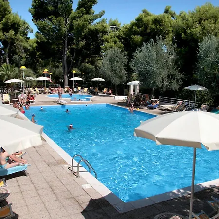 Villaggio Turistico Delfino Parco vacanze 3*