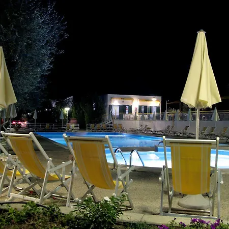 Tatil parkı Villaggio Turistico Delfino 3*