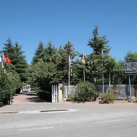 Villaggio Turistico Delfino Tatil parkı 3*